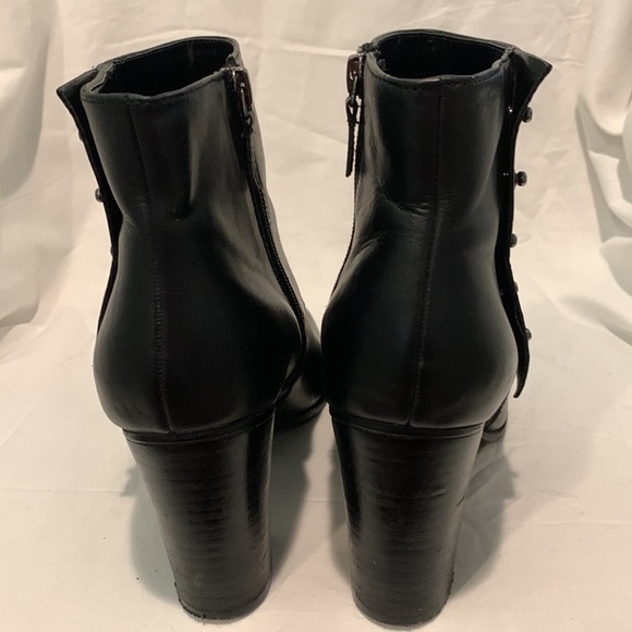 Black Bandolino ankle boots with leather upper. Retro/steam punk/bohemian vibe. - Picture 3 of 8